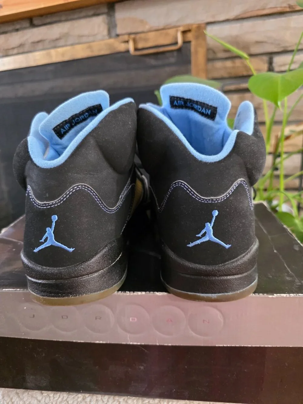 Jordan 5 Retro black and blue Men size 10.5